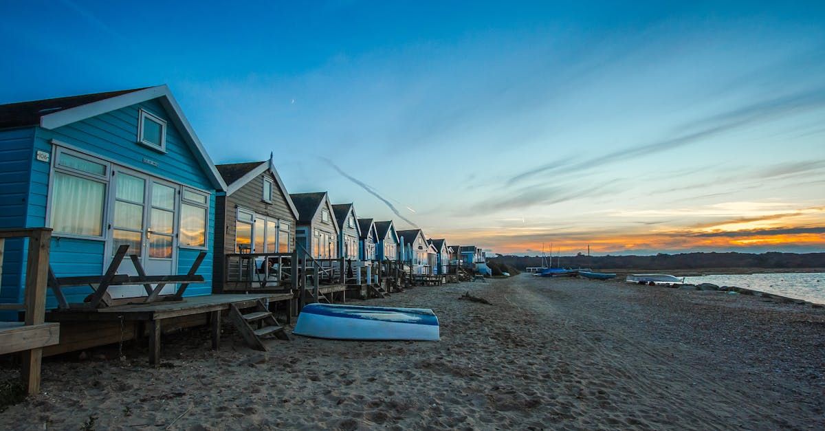 Last‑Minute Holiday Deals: How to Package, Price, and Promote December Stays Featured Image