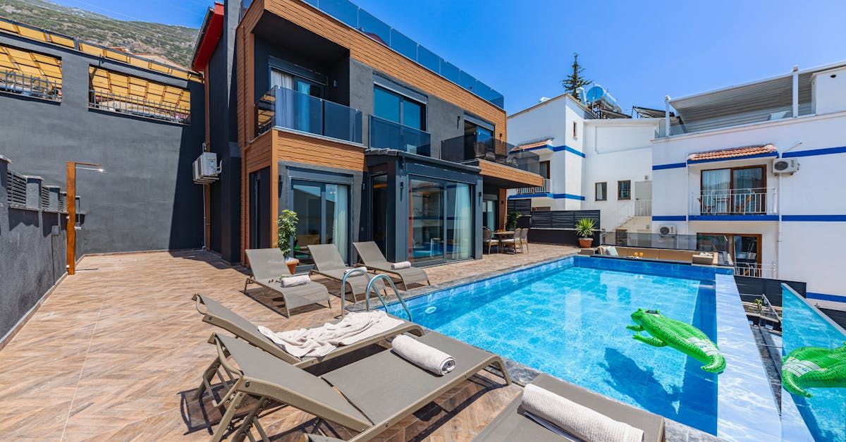 What Is Bidirectional Sync in Vacation Rental Software and What Can Go Wrong? Featured Image